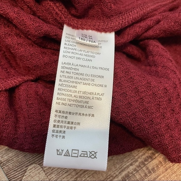 Urban Outfitters Red Knit Long Sleeve Size Medium - Picture 4 of 4